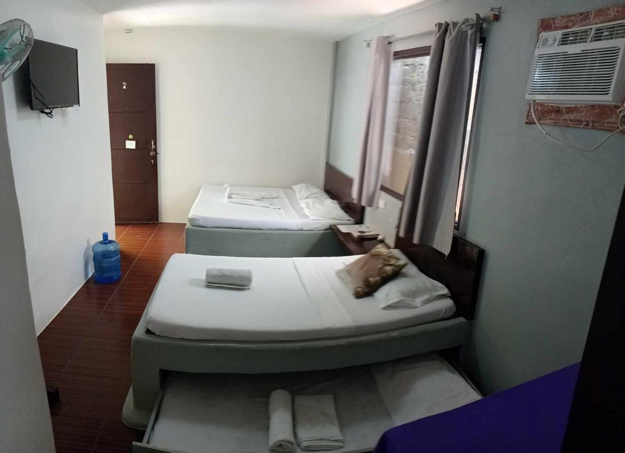 Hotel Lola's